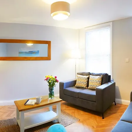 Beautifully Furnished 4-Bed Townhouse On South Cliff Villa Scarborough Exterior photo